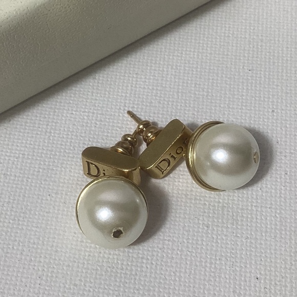 Dior Gold and Pearl Retro Earrings - Picture 1 of 2
